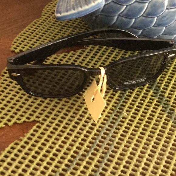 😎NWT Too Cool Retro Style Unisex Sunglasses Wardrobe Must Have & So Much Fun 😎 - Picture 5 of 5